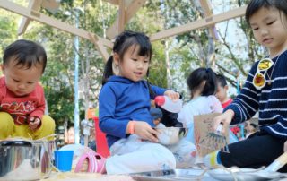 第一部曲的線上家長講座將為家長解構初生至6歲孩子的發展需要、遊戲行為模式及喜好。